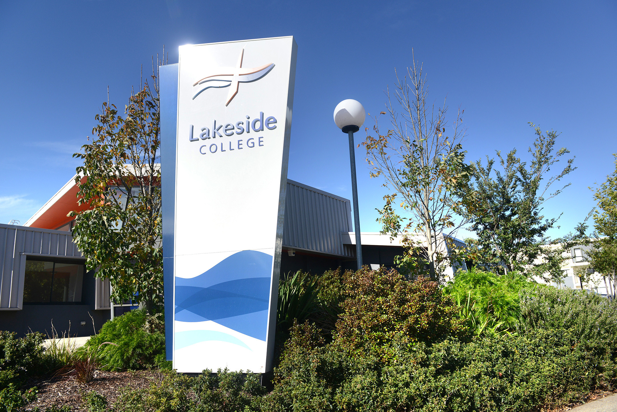 Lakeside College