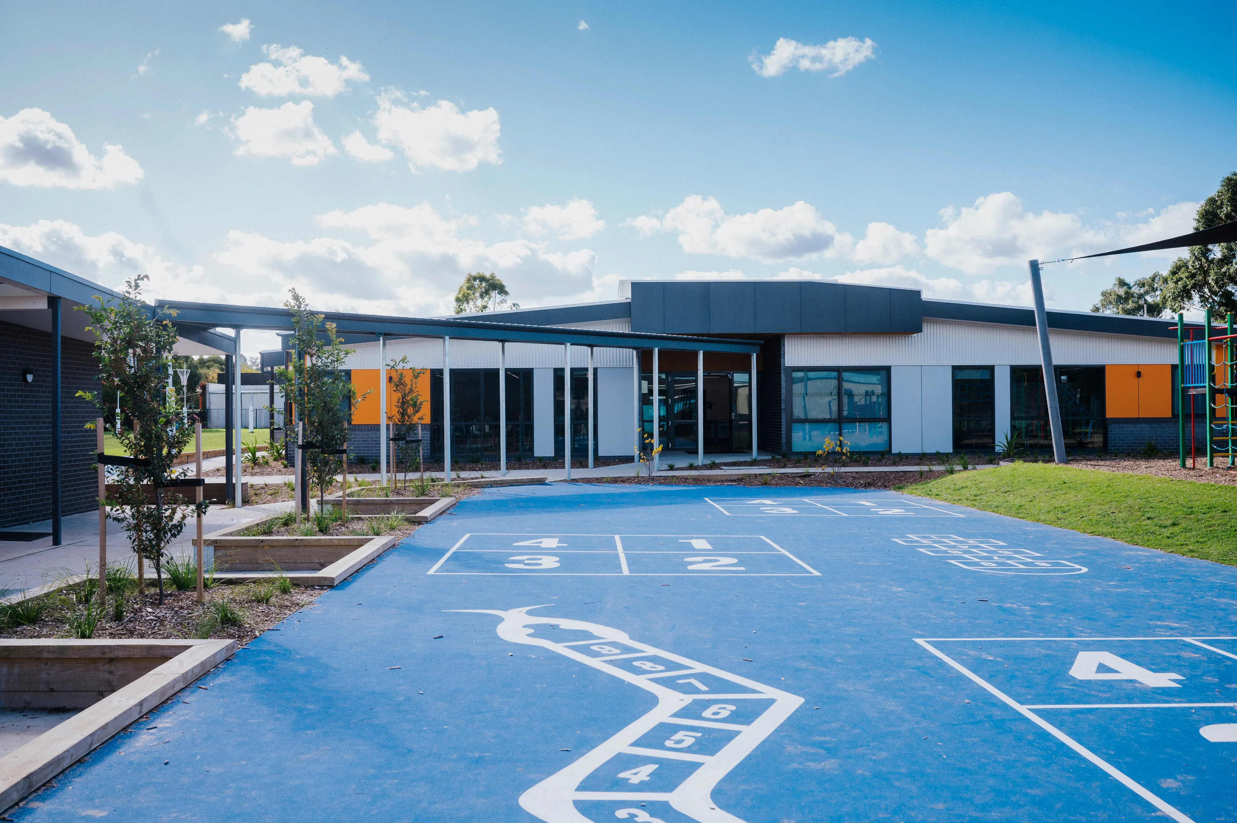 Lake Side College